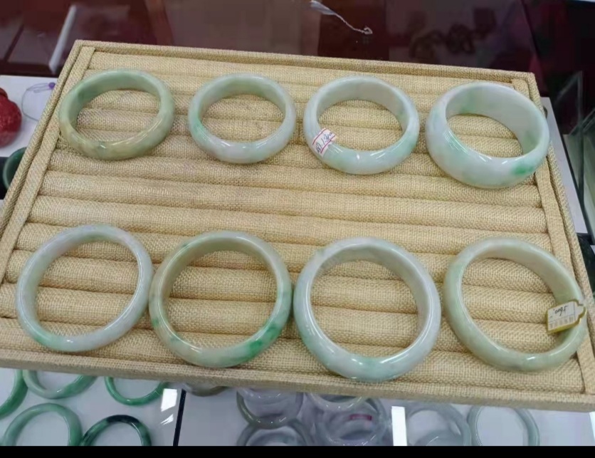 翡翠大挂坠儿产地缅甸