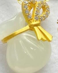 香港周六福黄金钻石首饰集团，银镶玉系列吊坠-福袋